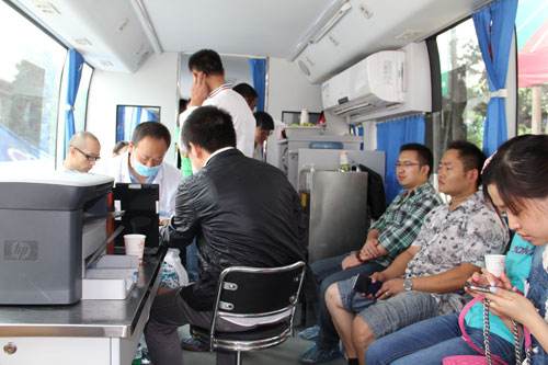 在獻(xiàn)血車(chē)獻(xiàn)血應(yīng)該注意什么？01