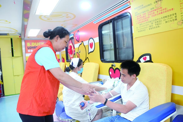 愛心獻(xiàn)血屋獻(xiàn)血前需要注意什么？生產(chǎn)廠家告訴你這三點(diǎn)非常重要