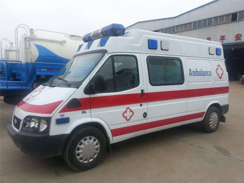 救護(hù)車和醫(yī)療車有什么區(qū)別？救護(hù)車廠家專業(yè)為你解答。01