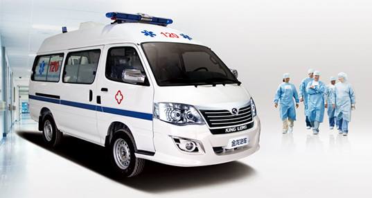 命懸一線牽動(dòng)人心，救護(hù)車(chē)臨危不亂治病救人_